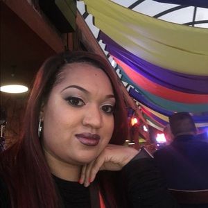 Meet your Posher, Tia